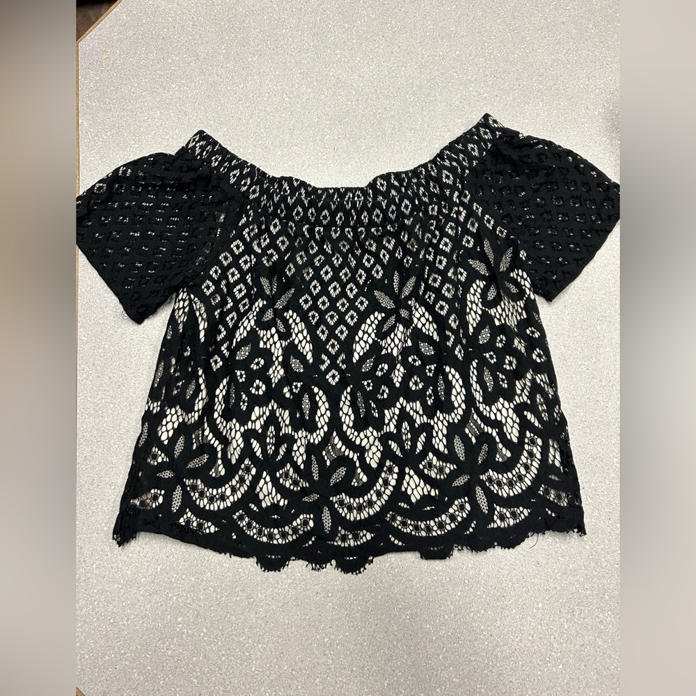 Jella C brand women’s top
